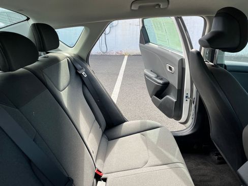 Used 2025 Kia K4 FWD image 37