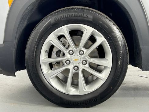 Used 2024 Chevrolet TrailBlazer LS AWD/4WD image 34