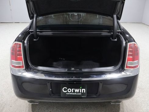 Used 2013 Chrysler 300 RWD image 20