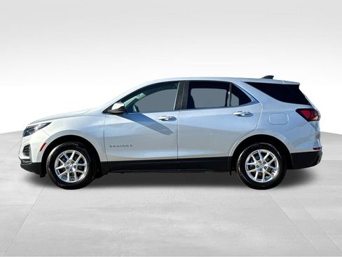 Used 2022 Chevrolet Equinox LT FWD image 2