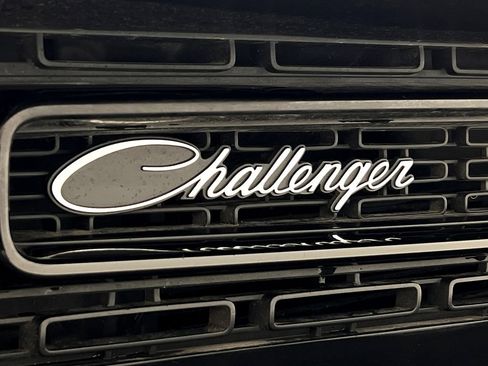 Used 2019 Dodge Challenger R/T Scat Pack w/ Plus Package RWD image 39