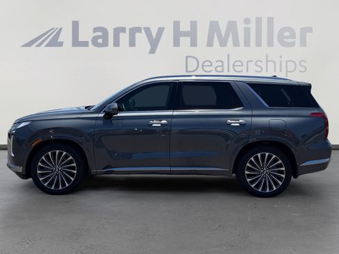Used 2024 Hyundai Palisade Calligraphy AWD/4WD image 2