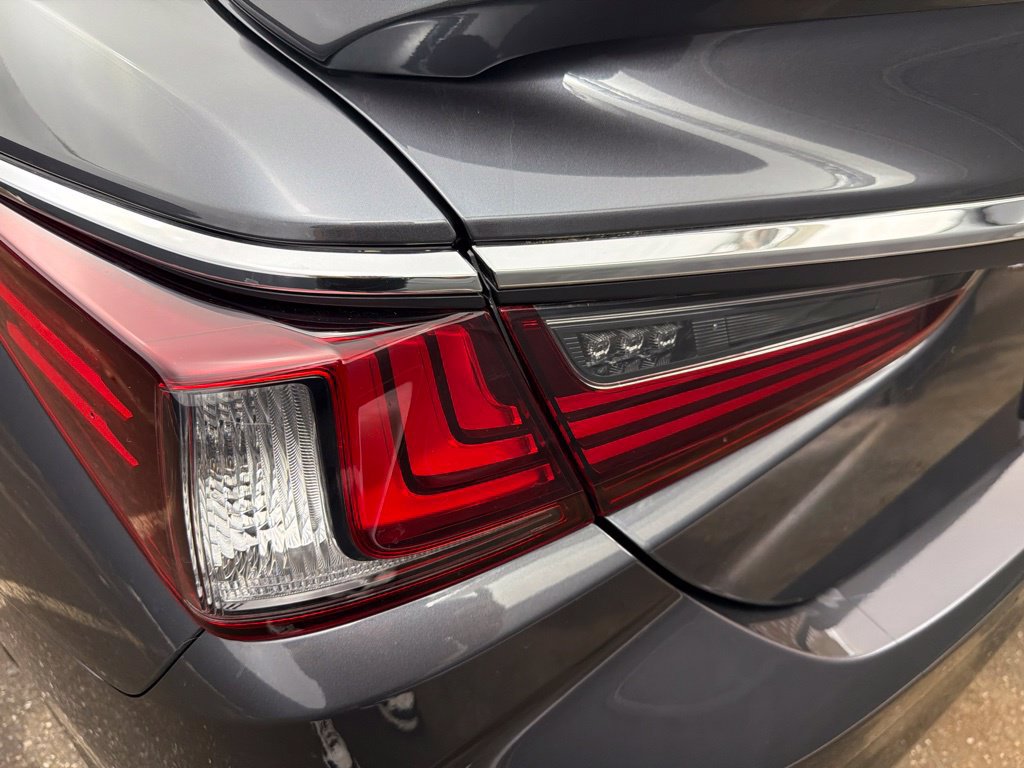 Used 2023 Lexus ES 350 w/ Premium Package FWD image 23