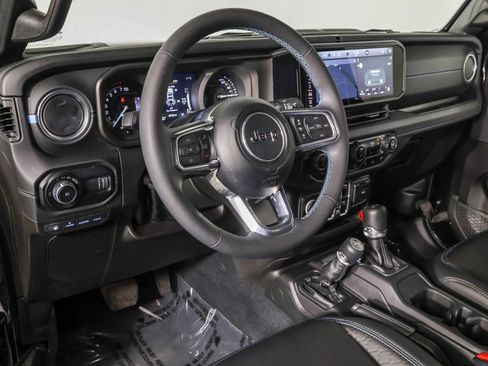Used 2024 Jeep Wrangler High Altitude AWD/4WD image 5