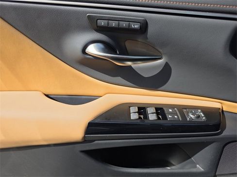 New 2025 Lexus ES 350 w/ Premium Package image 24