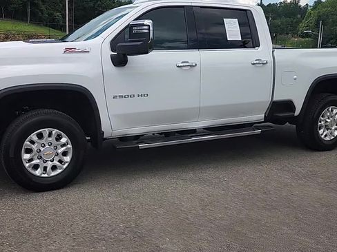 Used 2024 Chevrolet Silverado 2500 LTZ w/ LTZ Convenience Package AWD/4WD image 2