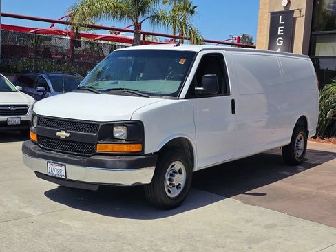 Used 2014 Chevrolet Express 2500 Extended RWD image 5