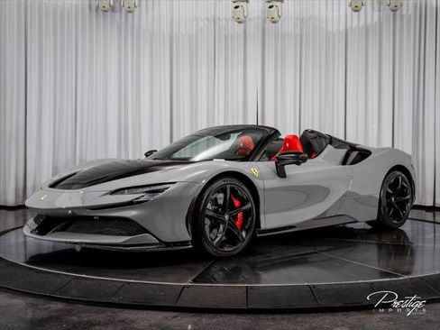 Used 2022 Ferrari SF90 Spider AWD/4WD image 10