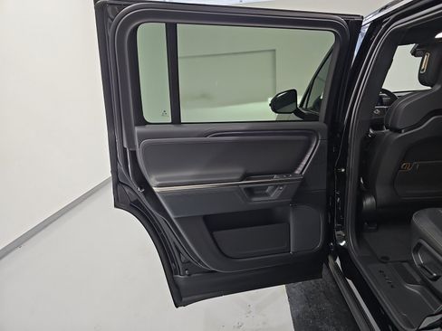 Used 2025 Rivian R1S Adventure AWD/4WD image 17