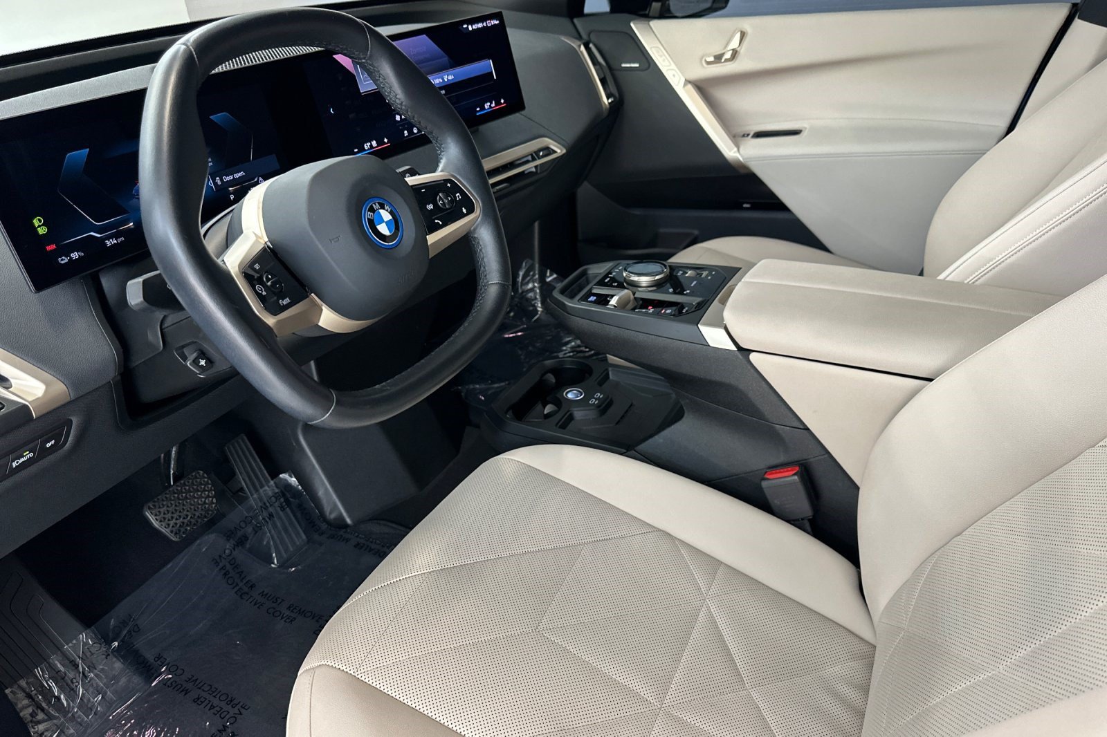 Certified 2024 BMW iX xDrive50 w/ Sport Package AWD/4WD image 4
