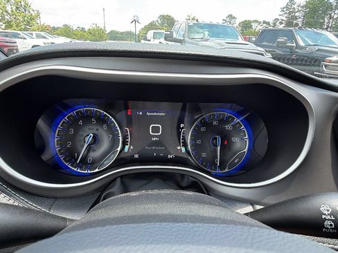 New 2027 Chrysler Pacifica Select FWD image 26