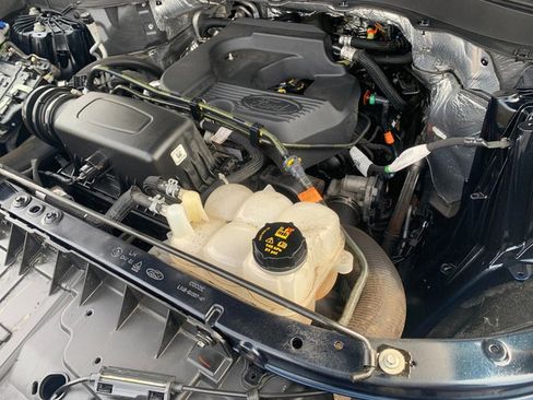 Used 2020 Ford Explorer XLT w/ Equipment Group 202A image 32