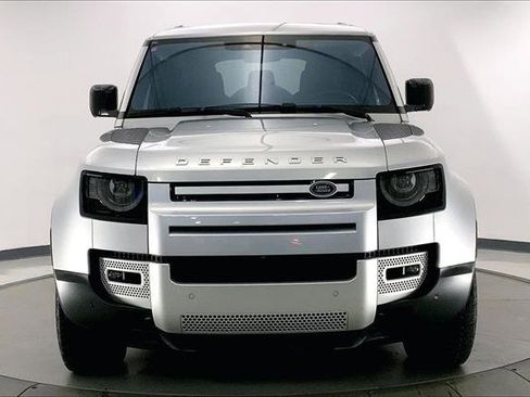 Used 2020 Land Rover Defender 110 SE image 2