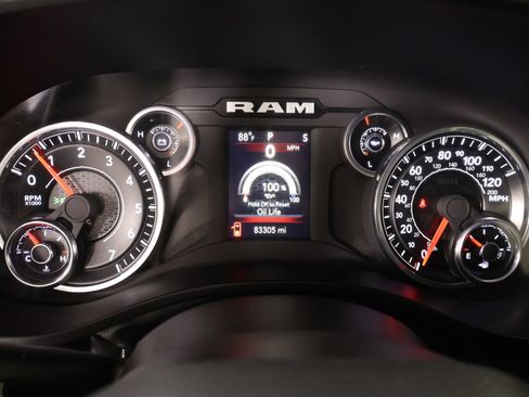 Used 2024 RAM 1500 Big Horn AWD/4WD image 4