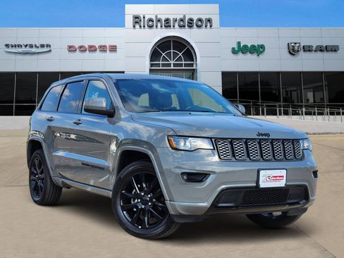 Used 2020 Jeep Grand Cherokee Altitude image 1