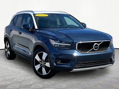 Used 2021 Volvo XC40 T5 Momentum w/ Premium Package