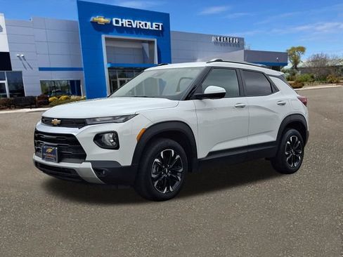 Used 2023 Chevrolet TrailBlazer LT AWD/4WD image 34