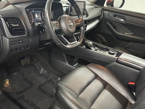 Used 2023 Nissan Rogue SV w/ SV Premium Package image 10