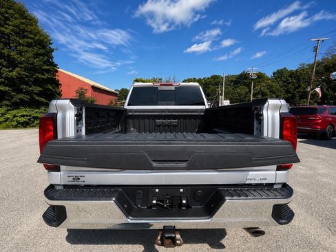 Used 2023 GMC Sierra 2500 SLE w/ SLE Value Package; AWD/4WD image 13