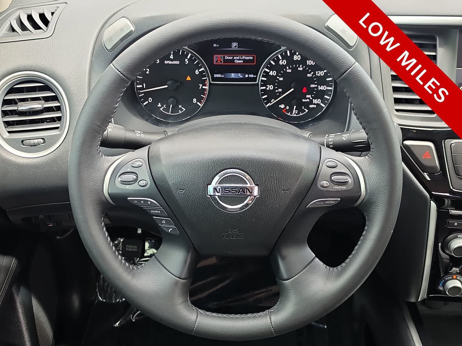 Used 2020 Nissan Pathfinder SV FWD image 19