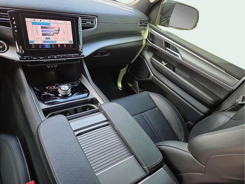 New 2025 Jeep Wagoneer L 4WD w/ Convenience Group I image 13