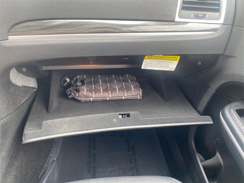 Used 2020 Chrysler 300 Touring w/ Sport Appearance Package image 37