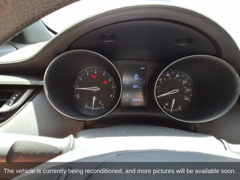 Used 2019 Toyota C-HR LE FWD image 16