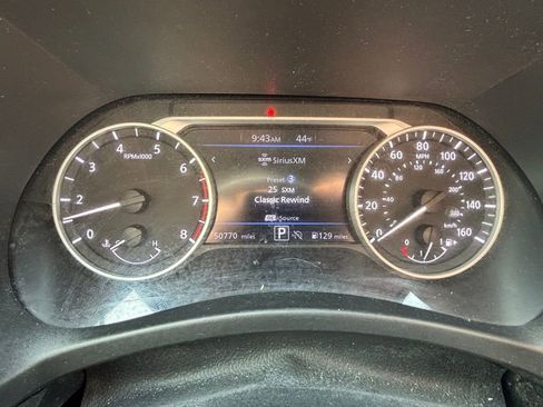 Used 2024 Nissan Sentra SV w/ Trunk Package image 10