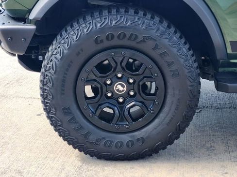 Used 2022 Ford Bronco Wildtrak image 10