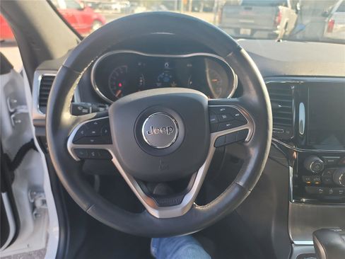Used 2019 Jeep Grand Cherokee Altitude image 22