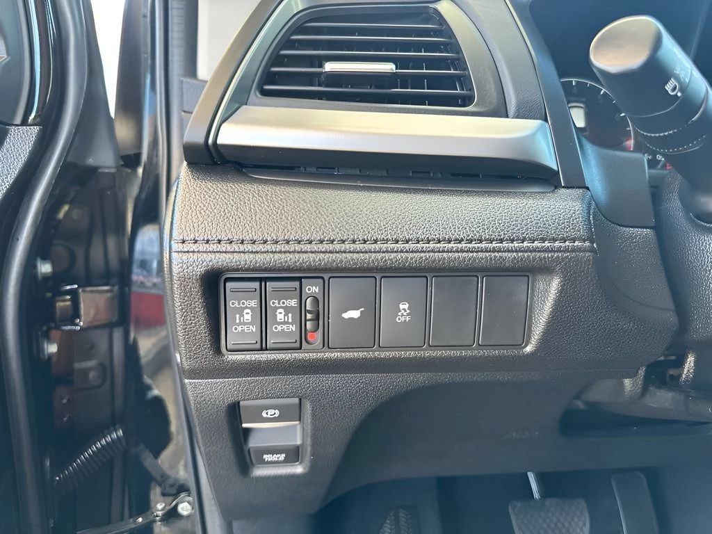 Used 2025 Honda Odyssey EX-L image 12