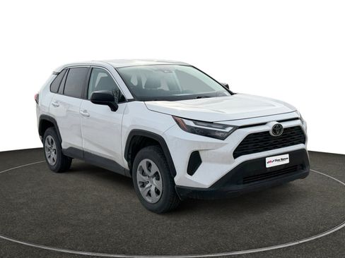 Used 2023 Toyota RAV4 LE image 8