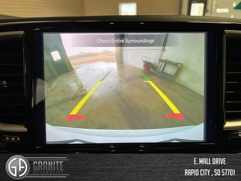 Used 2024 Chrysler Pacifica Limited FWD image 27