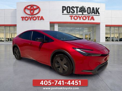 Used 2026 Toyota Prius LE FWD image 7