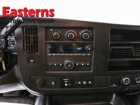 Used 2017 Chevrolet Express 2500 RWD image 12