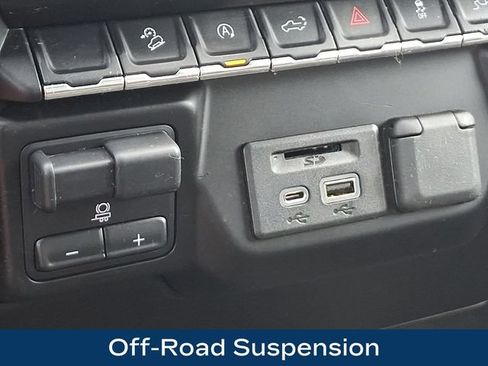 Used 2019 Chevrolet Silverado 1500 LT w/ All-Star Edition AWD/4WD image 17