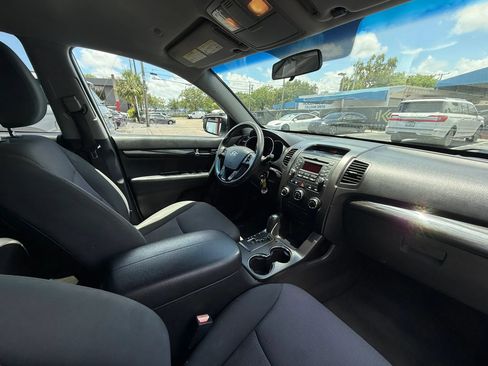Used 2013 Kia Sorento LX AWD/4WD image 23