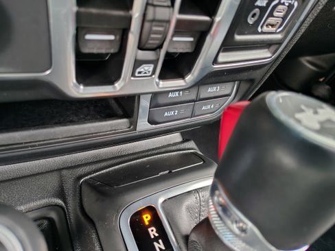 Used 2025 Jeep Wrangler Sahara w/ Safety Group image 34