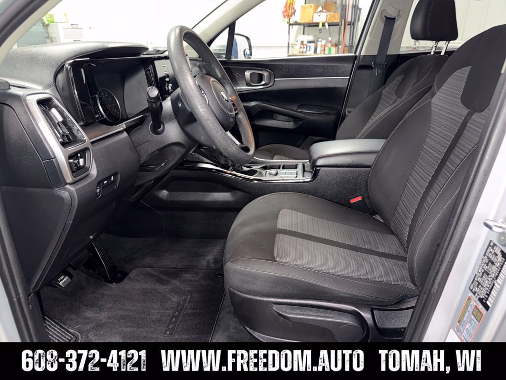 Used 2021 Kia Sorento LX FWD image 10