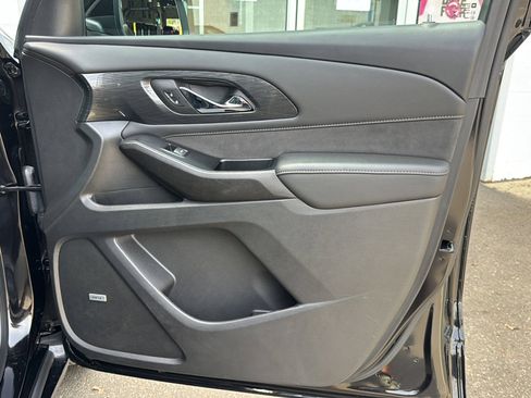 Used 2023 Chevrolet Traverse High Country image 20