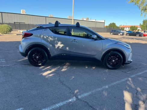 Used 2020 Toyota C-HR LE image 10