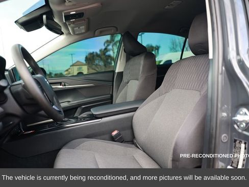 Used 2025 Toyota Camry LE w/ Convenience Package image 17
