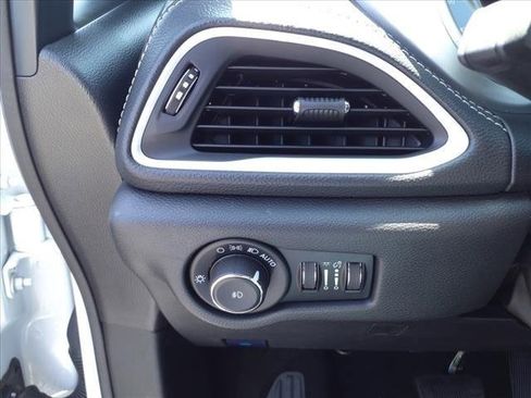 New 2023 Chrysler Pacifica Touring-L w/ S Appearance Package image 17