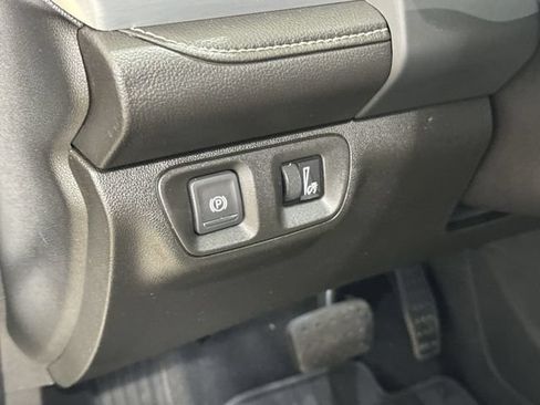 Used 2023 GMC Acadia SLE w/ Driver Convenience Package AWD/4WD image 34
