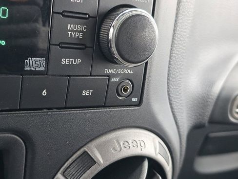 Used 2012 Jeep Wrangler Unlimited Sport image 25