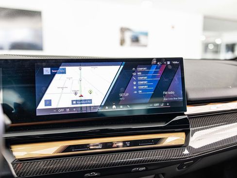 Used 2025 BMW M5 w/ Carbon Package image 27