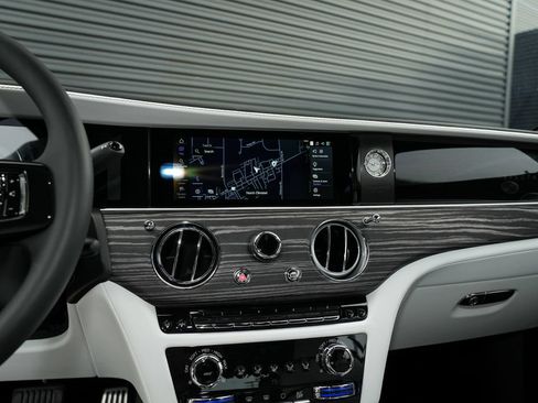 Used 2024 Rolls-Royce Spectre w/ Spectre Launch Package AWD/4WD image 27