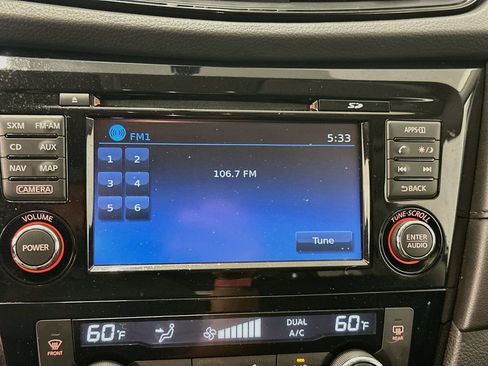 Used 2017 Nissan Rogue SV w/ SV Premium Package AWD/4WD image 21