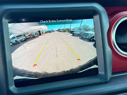 Used 2023 Jeep Wrangler Unlimited Rubicon w/ Cold Weather Group image 33