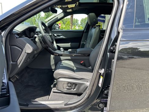 New 2026 Land Rover Range Rover Velar Dynamic SE image 4